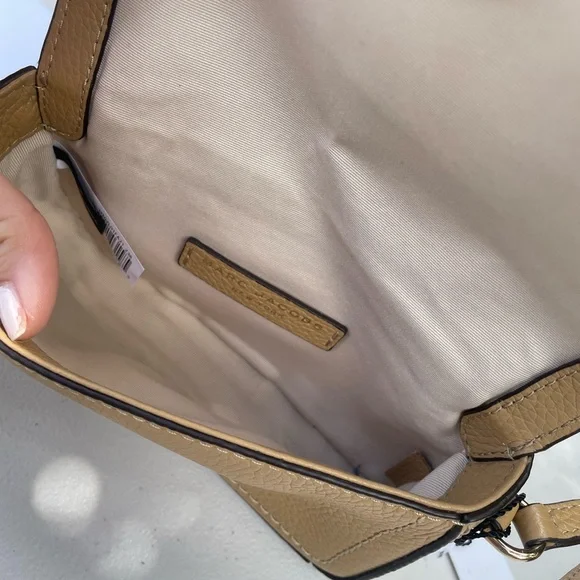 Marc Jacobs Tan Leather Crossbody Bag - Picture 5 of 10